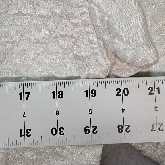 Vintage Tangiers Ivory Satin Shiny Quilted Puffer Unique Street Cropped Sweater - Picture 7 of 16
